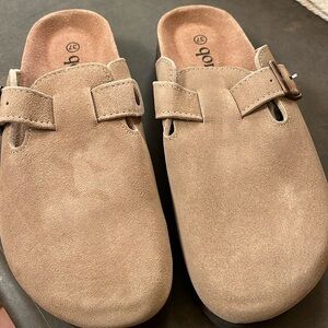 Clog mule - Brand new, made by Qomfort.